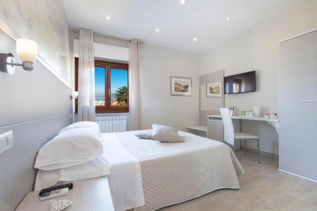 Rooms For Relax In Sorrento Esterno foto